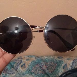 Round hippie sunglasses